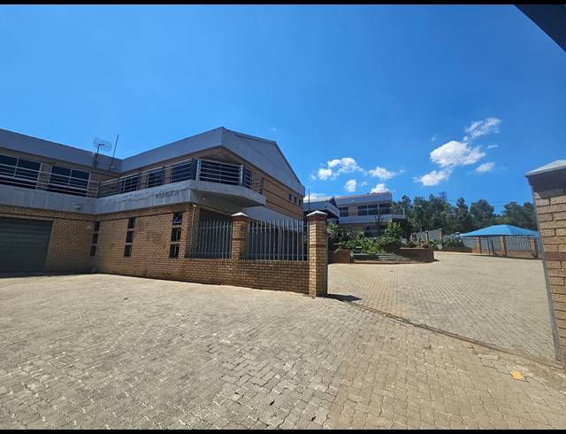 8,120M² WAREHOUSE FOR SALE IN MEADOWDALE